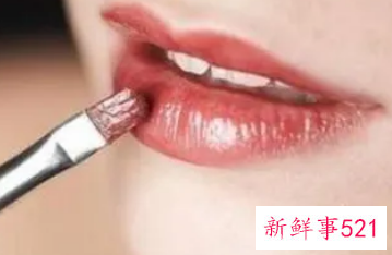 唇釉搭配什么使用