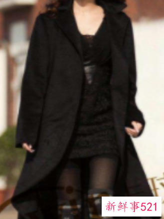 黑色丝绒连衣裙搭配什么外套好看