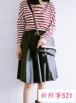 穿皮裙搭配什么外套