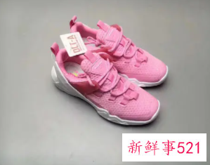 粉色运动鞋脏了怎么洗得干净