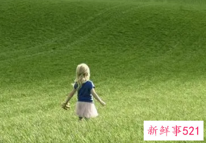 形容女孩快乐无忧的名字