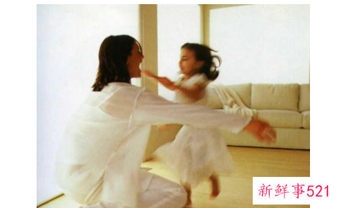 逗孩子也要有方法为了宝宝健康请别这样做