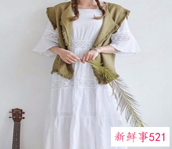 绿色毛衣背心配什么内搭