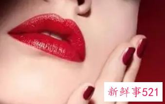 唇釉搭配什么使用