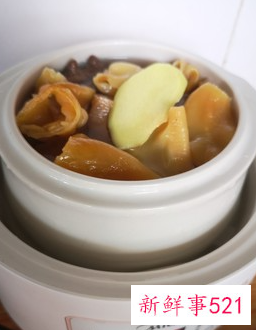 海参和花胶炖鸡汤的做法