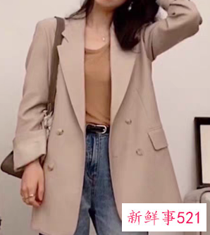 杏色裙子配什么上衣