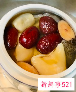 海参和花胶炖鸡汤的做法