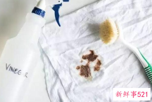 白衣服染色了怎么恢复原色