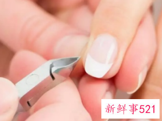 频繁做指甲会怎么样