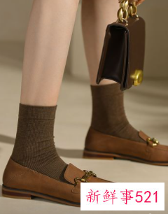 棕色休闲皮鞋搭配什么