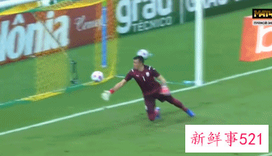 巴西大胜乌拉圭领跑南美区