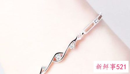 女人适合佩戴什么手链