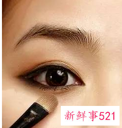 新手怎样画眼线