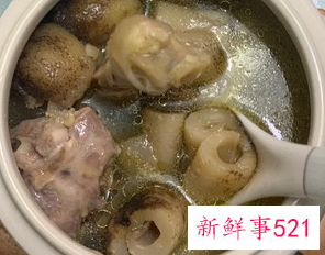 海参和花胶炖鸡汤的做法