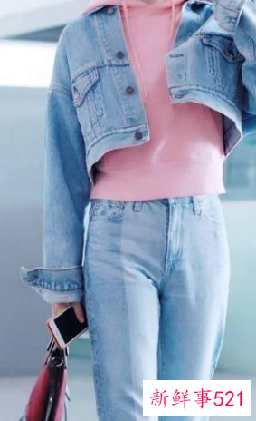 你穿什么颜色的衣服