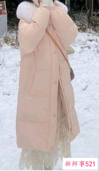 用浪漫甜美的芭蕾粉来滋润秋冬单调穿搭