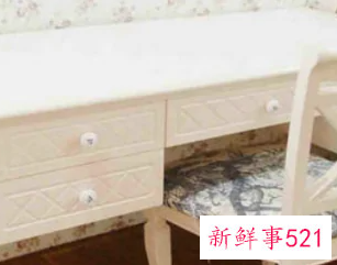 单人课桌尺寸多少厘米