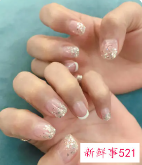 指甲好看怎么形容