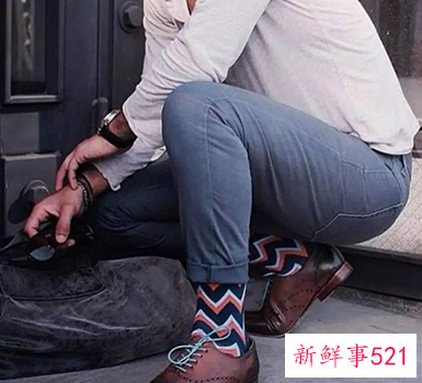 皮鞋怎么搭配袜子