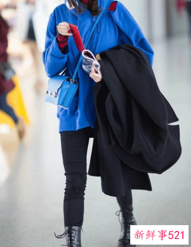 时尚博主演绎初秋的时髦穿搭