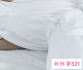 穿睡衣和裸睡哪个好