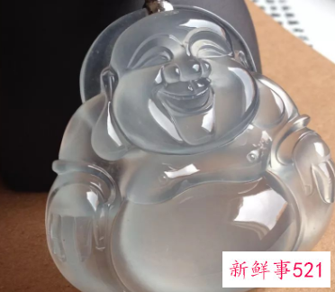 女士戴佛有什么讲究