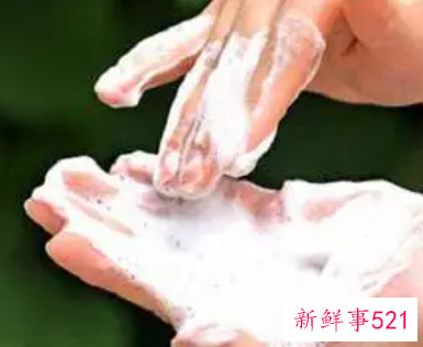 如何自己洗脸洁面保养