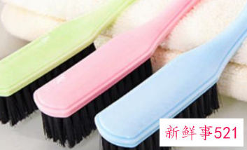 粉色运动鞋脏了怎么洗得干净