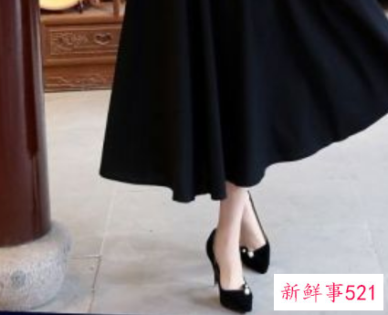 香云纱连衣裙搭配的鞋子