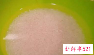 腊肠牛腩煲仔饭的做法