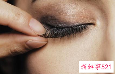 让睫毛变长的自然方法