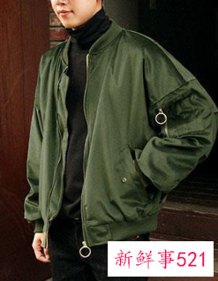 穿圆领毛衣怎么穿搭