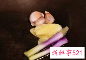 腊肠牛腩煲仔饭的做法