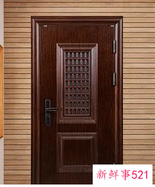 正东入户门缺角