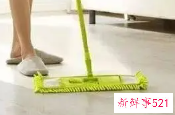 地上油污怎么拖