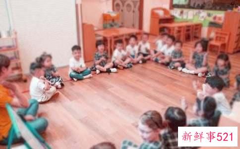 幼儿园大班上学期体育说课稿花样跳绳含反思