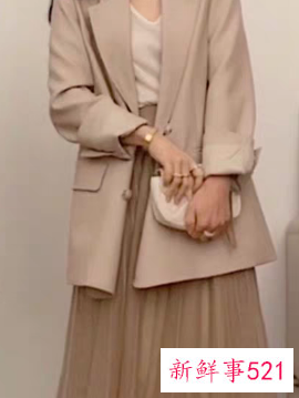 杏色裙子配什么上衣