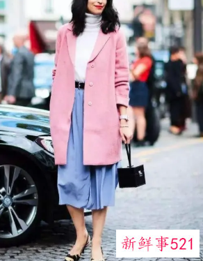 粉红色的皮衣怎么搭配好