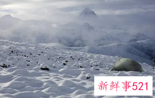 梦见下特大暴雪登上山顶