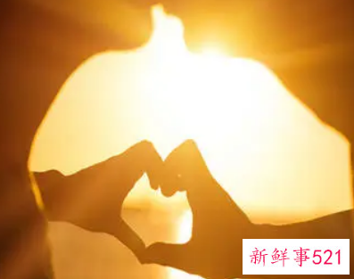 梦见和钱男友接吻有什么征兆