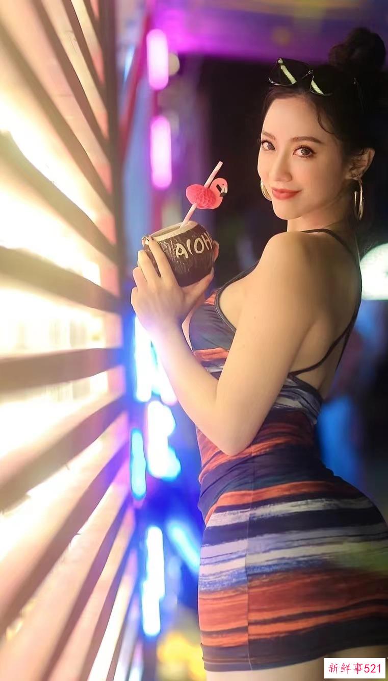 椰奶出挂历，虽然俗，但是好看