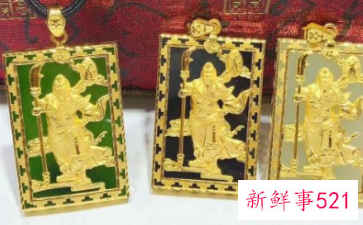 男人一般戴什么吊坠比较合适