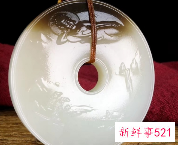 男人一般戴什么吊坠比较合适