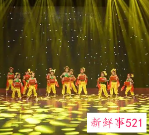 梦见观看表演活动