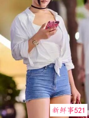 牛仔裤配什么上衣外套好看