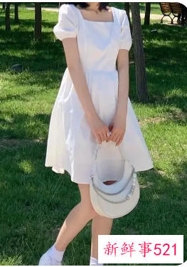 梦见自己穿裙子忘记穿内裤