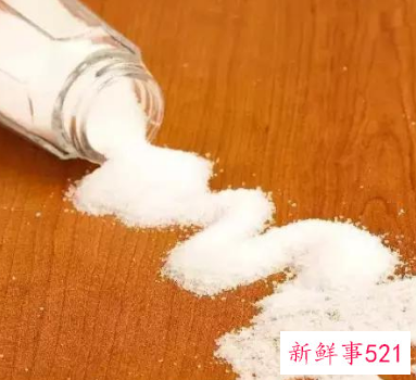 彩色衣服用什么洗不会掉颜色