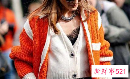 女士短款开衫毛衣搭配
