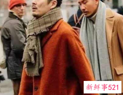 男生戴什么颜色围巾好看