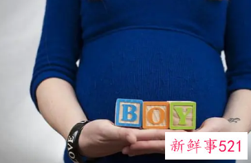 梦见50多岁的女人怀孕生娃